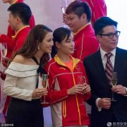  李家诚夫妇款待奥运军团 