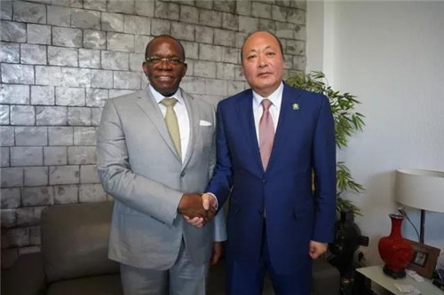 李金元非洲会见几内亚国务部长，加速天狮西非布局