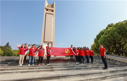 学习红色精神 | 不忘初心，理想科技集团党委走进抗战胜利纪念堂