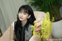  邱淑贞21岁大女儿越发出挑美丽 长相神似妈妈 